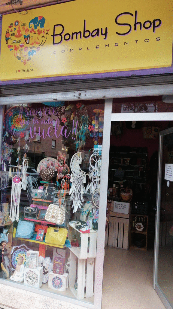 Fachada de la tienda de Bombay Shop